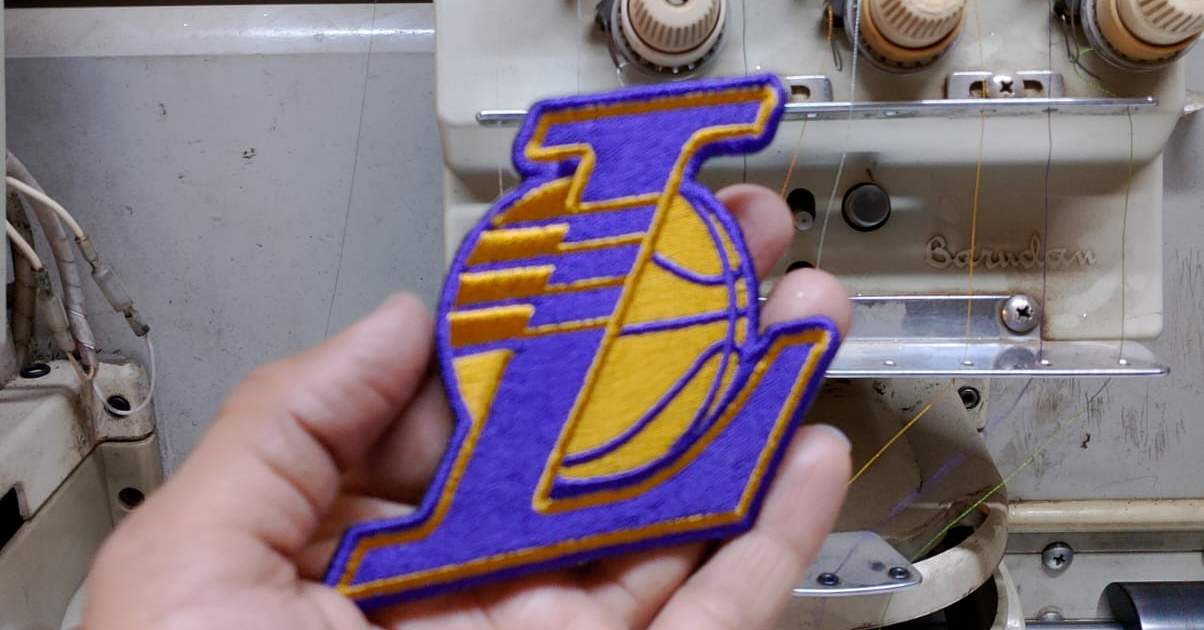 hand show la lakers sport patch letter L with ball inside embroidery factory of custom patches mania